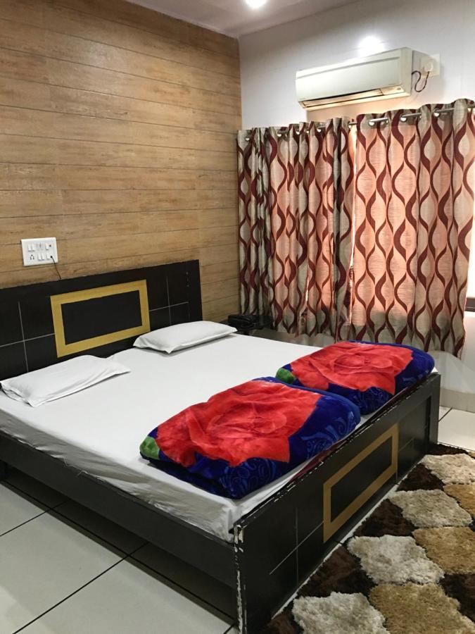 Hotel Natraj Bulandshahr Exterior foto