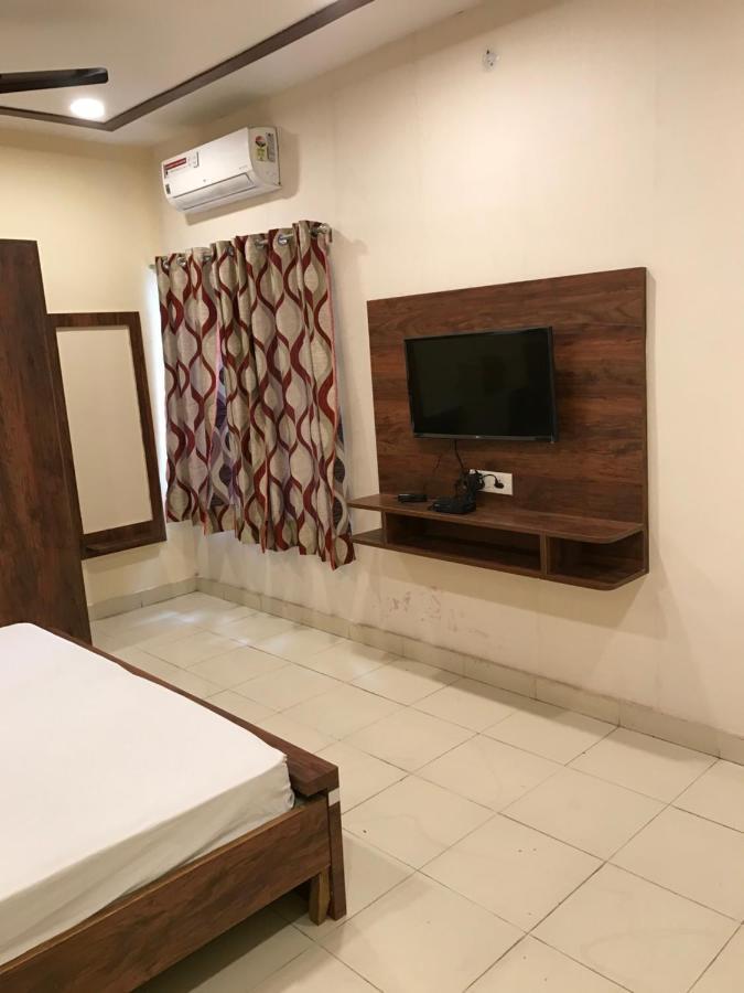 Hotel Natraj Bulandshahr Exterior foto
